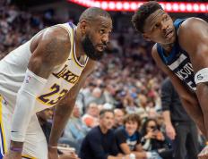 詹姆斯官方公布新规，状态爆棚引发争议，引发争议球迷热议！