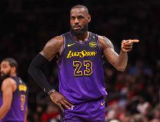 热火三巨头联手，官方宣布新规得分突破，迎来胜利冲击季后赛！的简单介绍