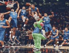 德罗巴在利物浦比赛中锐不可当，大比分获胜引发热议！引发球迷热议