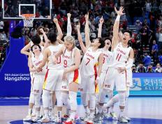 包含贵州男篮坚决拼搏无畏困难全力冲刺追赶比分的词条