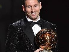 巴萨新赛季开门红，梅西表现抢眼